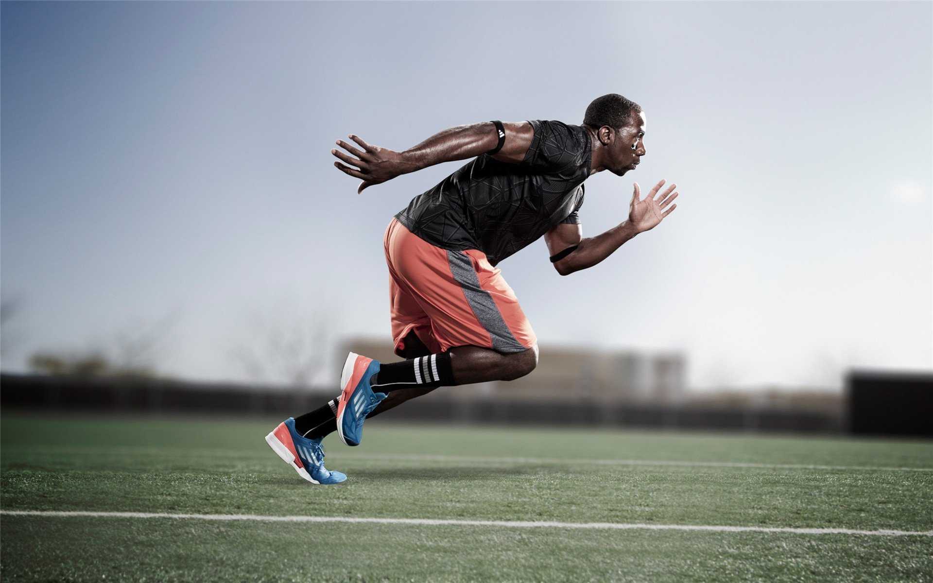 裁判组全程高标准执法比赛节奏控制精准到位，裁判员严格执法