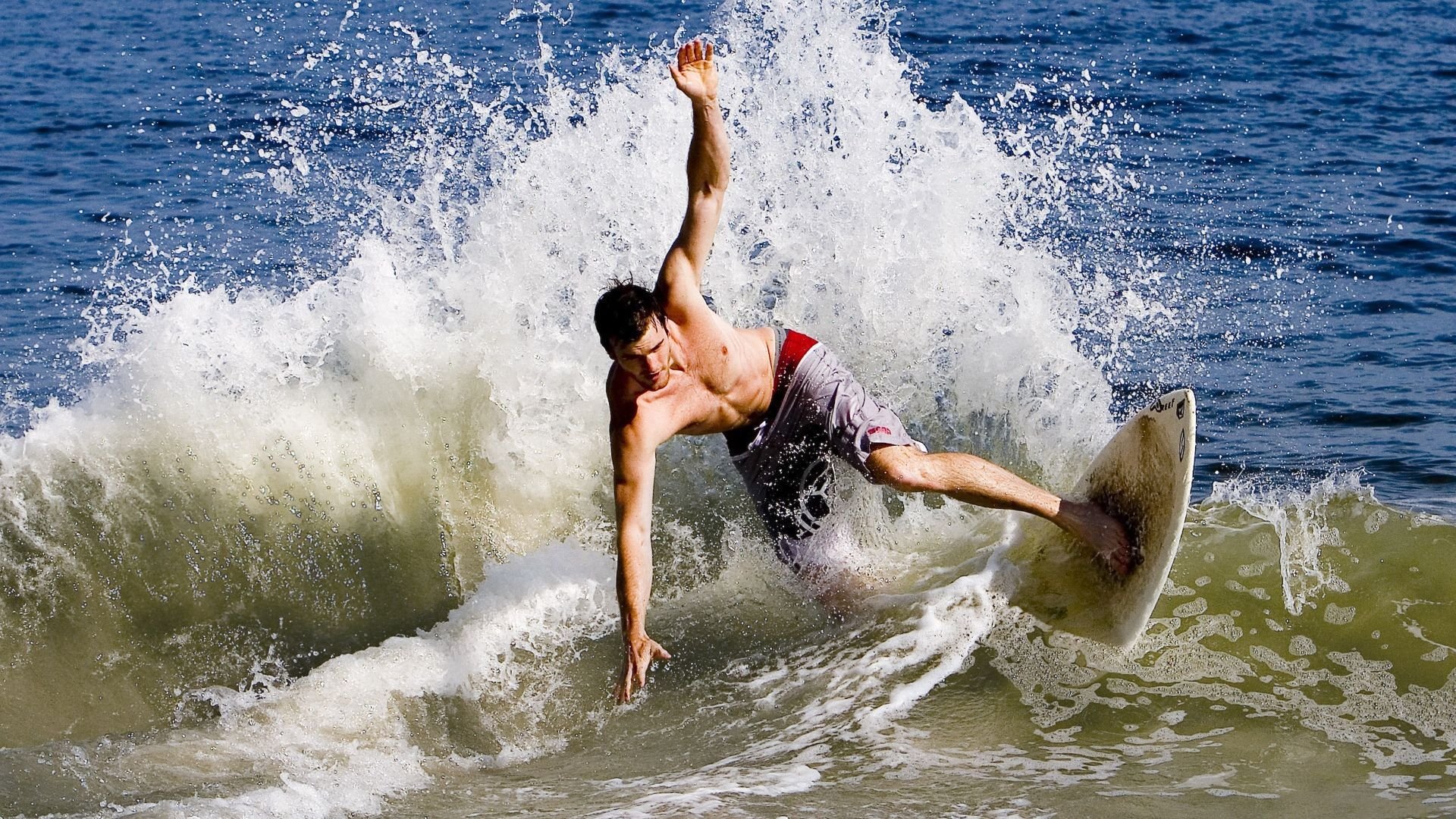 西甲攻防炫技：精彩瞬间层出不穷！，西甲防守强度